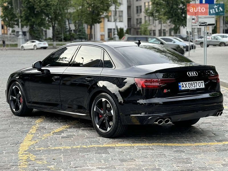 Седан Audi S4 2018 в Харкові