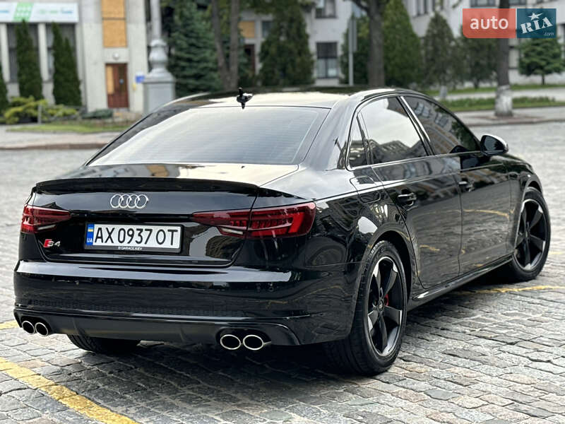 Седан Audi S4 2018 в Харкові