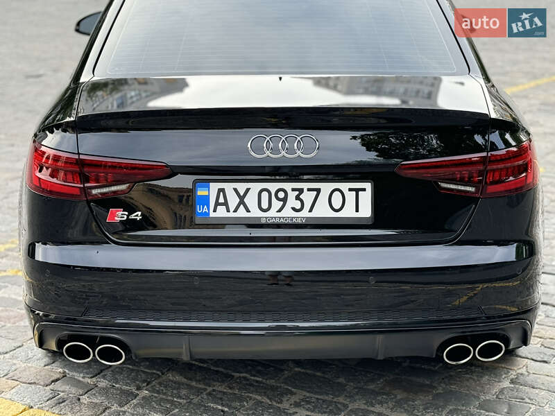Седан Audi S4 2018 в Харкові
