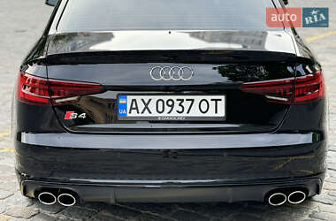 Седан Audi S4 2018 в 