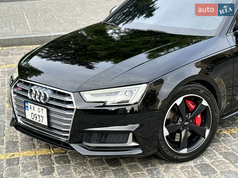 Седан Audi S4 2018 в Харкові