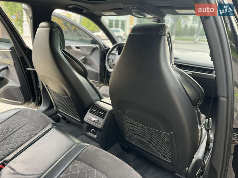 Седан Audi S4 2018 в Харкові