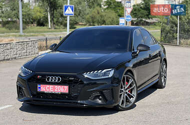 Седан Audi S4 2018 в 