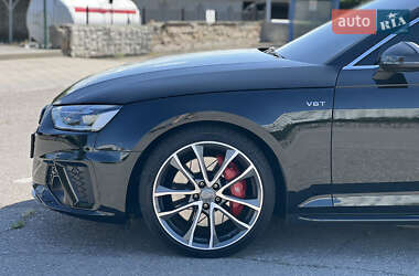 Седан Audi S4 2018 в 