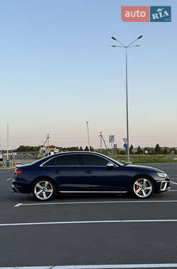 Седан Audi S4 2023 в 