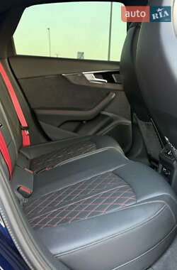 Седан Audi S4 2023 в 