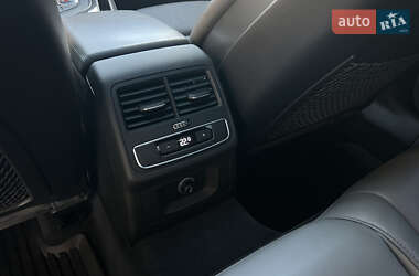 Седан Audi S4 2018 в 
