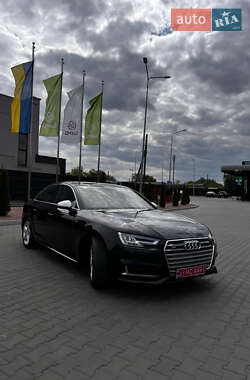 Седан Audi S4 2018 в Луцьку