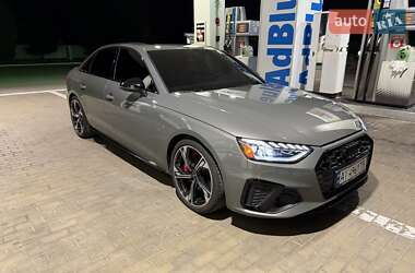 Седан Audi S4 2023 в 