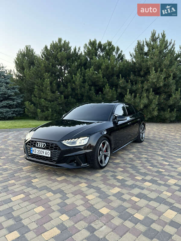 Седан Audi S4 2019 в 