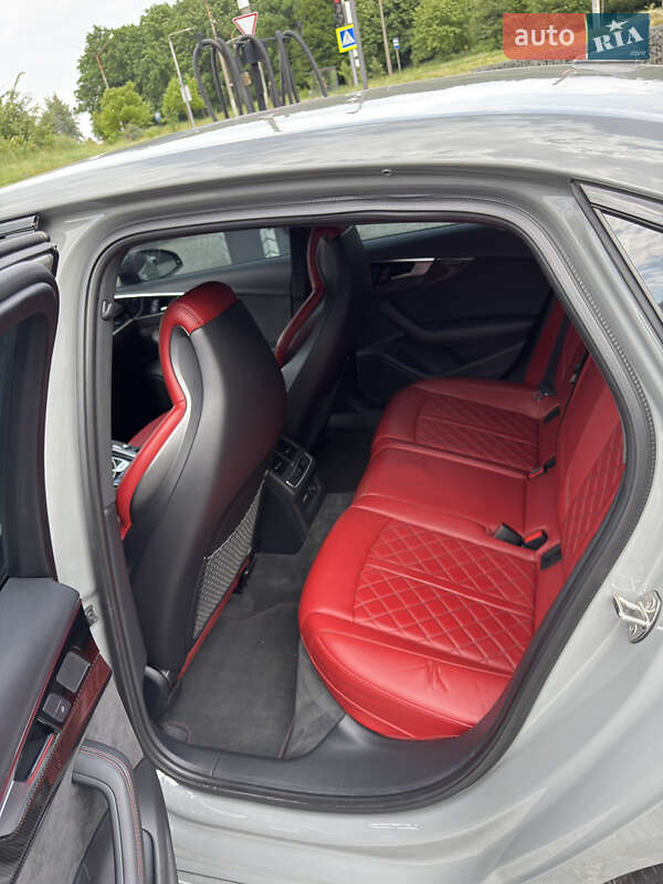 Седан Audi S4 2020 в Львове