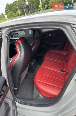 Седан Audi S4 2020 в 
