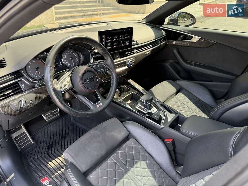 Седан Audi S4 2022 в Дніпрі