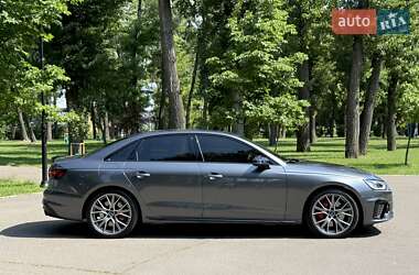Седан Audi S4 2023 в 