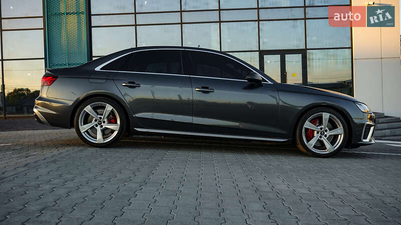 Седан Audi S4 2020 в Львове