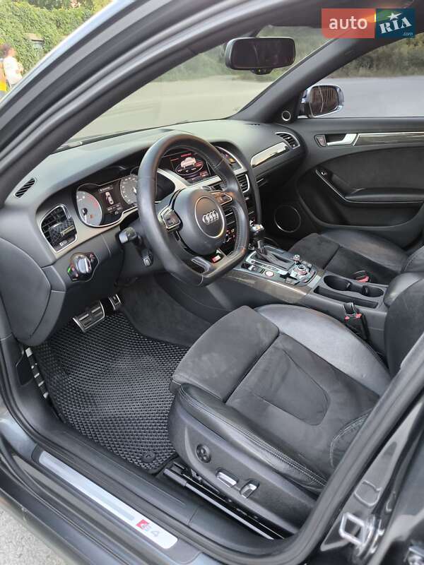 Седан Audi S4 2014 в Дніпрі