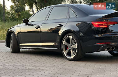 Седан Audi S4 2018 в 