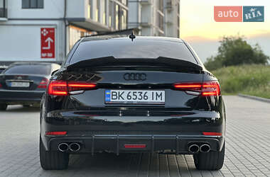 Седан Audi S4 2018 в 
