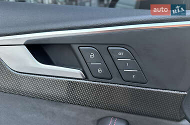 Седан Audi S4 2018 в 