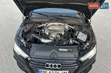 Седан Audi S4 2018 в 