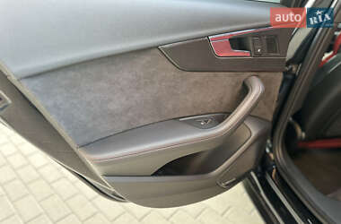 Седан Audi S4 2018 в 