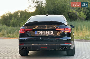 Седан Audi S4 2018 в 