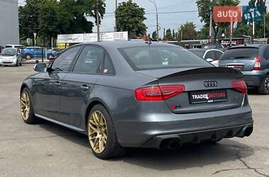 Седан Audi S4 2012 в 