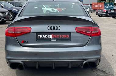 Седан Audi S4 2012 в 