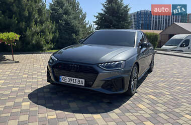 Седан Audi S4 2022 в 