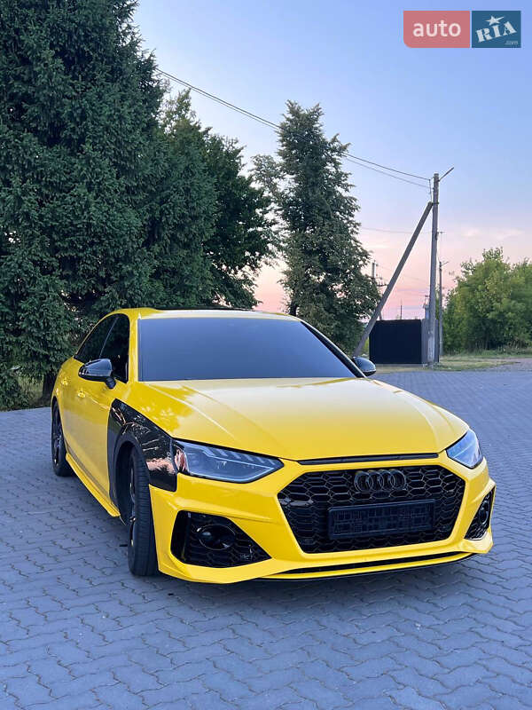 Седан Audi S4 2020 в Коломые