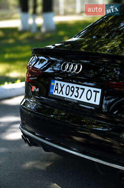 Седан Audi S4 2018 в 