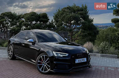 Седан Audi S4 2016 в 