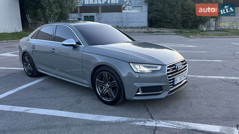 Седан Audi S4 2018 в Полтаве