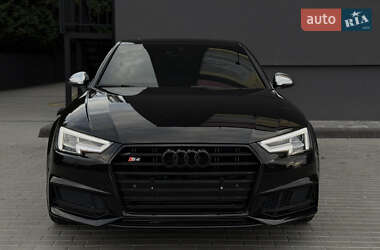 Седан Audi S4 2018 в 