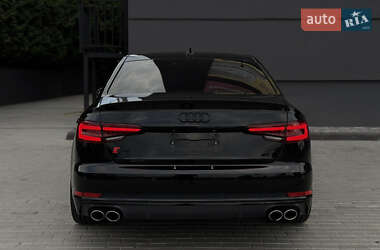 Седан Audi S4 2018 в 