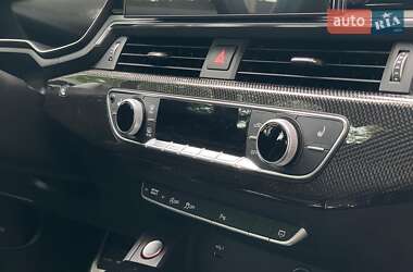 Седан Audi S4 2022 в 