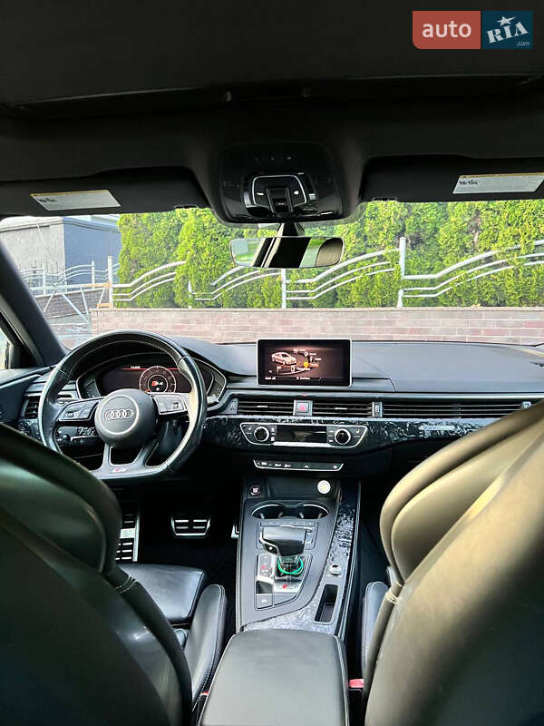 Седан Audi S4 2018 в Луцке