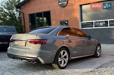 Седан Audi S4 2022 в 