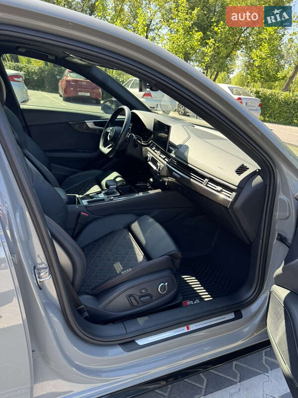 Седан Audi S4 2018 в Киеве