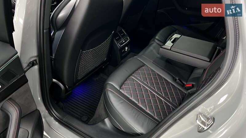 Седан Audi S4 2018 в Киеве