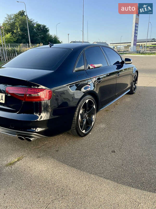 Седан Audi S4 2014 в Киеве
