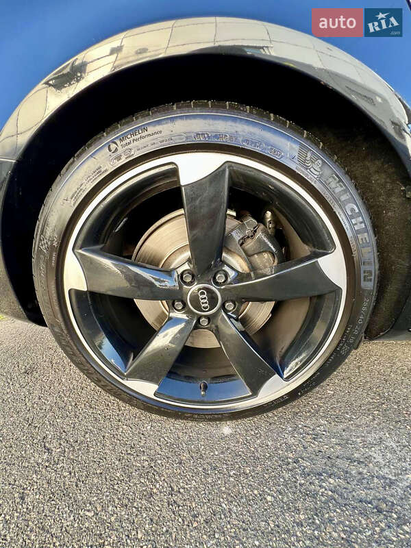 Седан Audi S4 2014 в Киеве