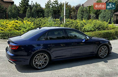 Седан Audi S4 2019 в 