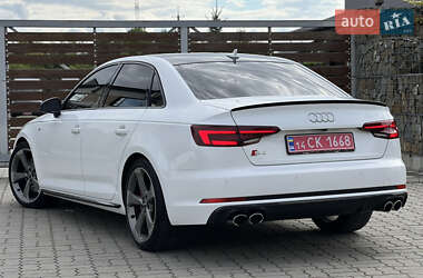 Седан Audi S4 2018 в 