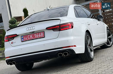 Седан Audi S4 2018 в 