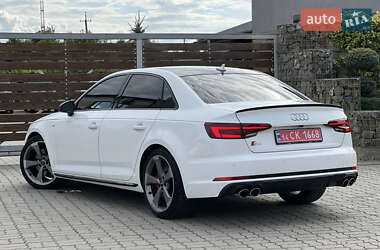 Седан Audi S4 2018 в 