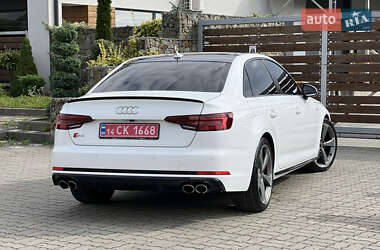 Седан Audi S4 2018 в 