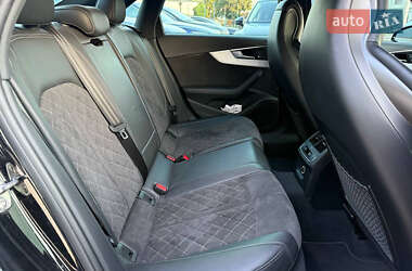 Седан Audi S4 2019 в 