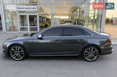 Седан Audi S4 2018 в 