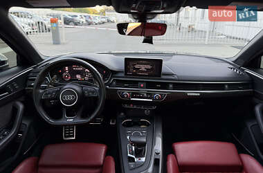 Седан Audi S4 2018 в 